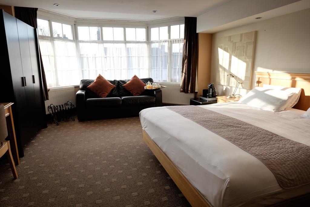 The Cathedral Hotel ลิชฟิลด์ ภายนอก รูปภาพ