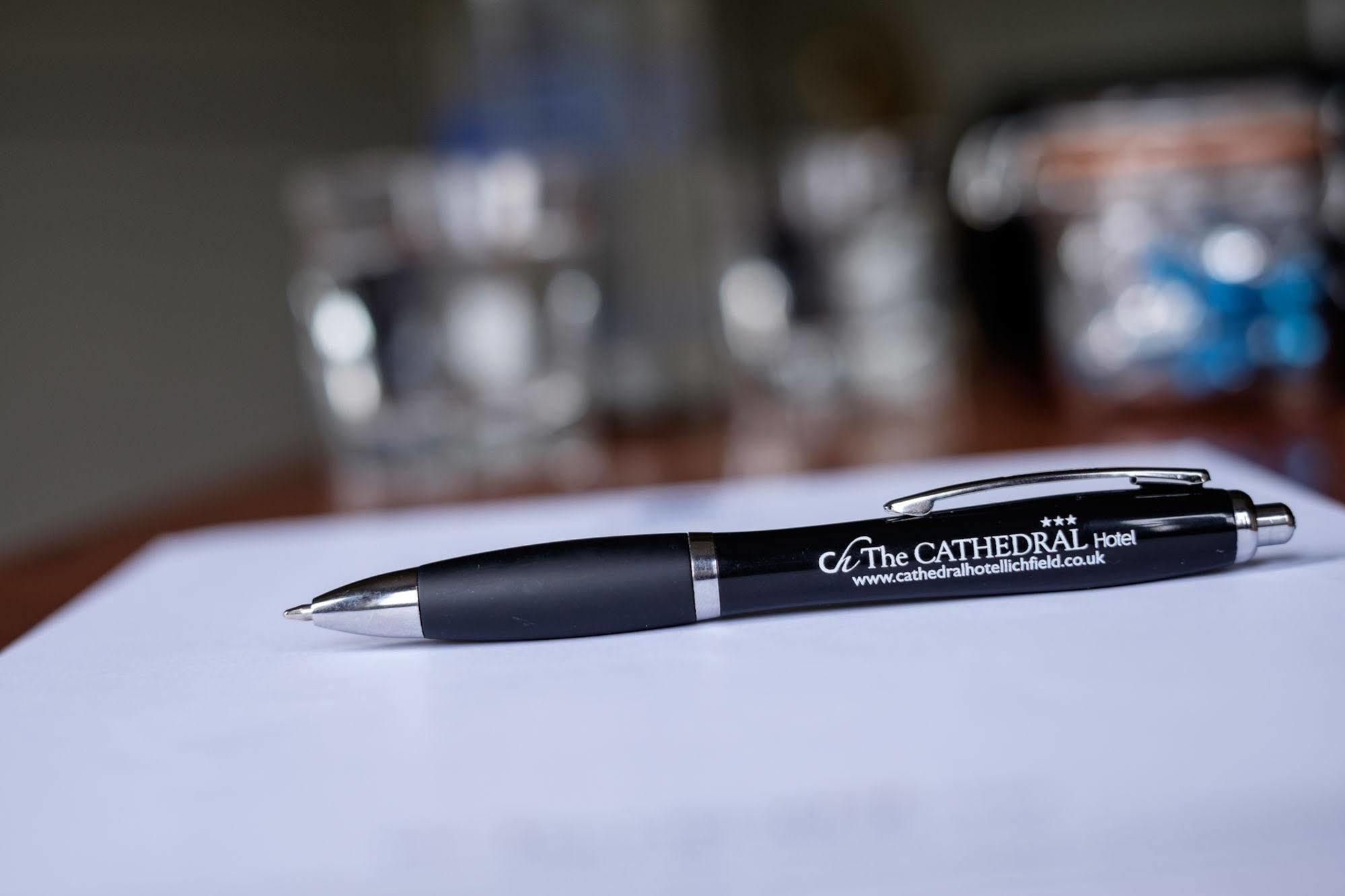 The Cathedral Hotel ลิชฟิลด์ ภายนอก รูปภาพ